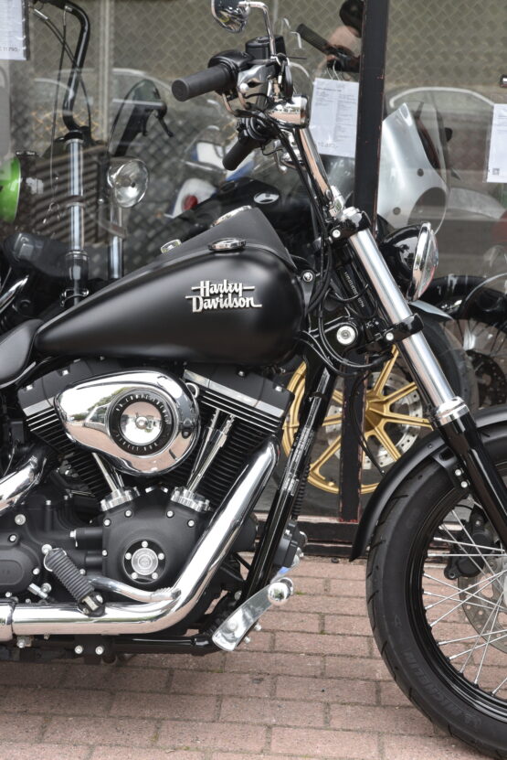 HARLEY DAVIDSON DYNA STREET BOB – Image 4