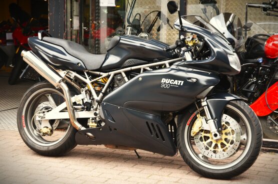 DUCATI SUPERSPORT 900