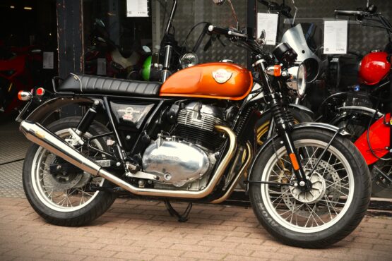 ROYAL ENFIELD INTERCEPTOR 650