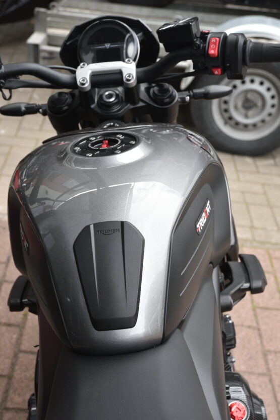 TRIUMPH TRIDENT 660 – Image 7
