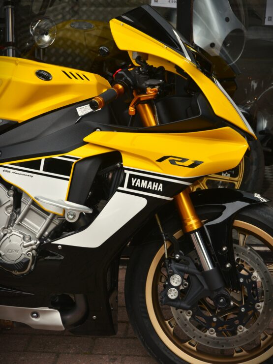YAMAHA R1 60TH ANNIVERSARY – Image 4