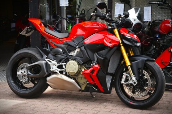 DUCATI STREETFIGHTER V4S 2025 (TVAC)