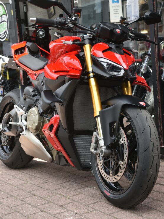 DUCATI STREETFIGHTER V4S 2025 (TVAC) – Image 5