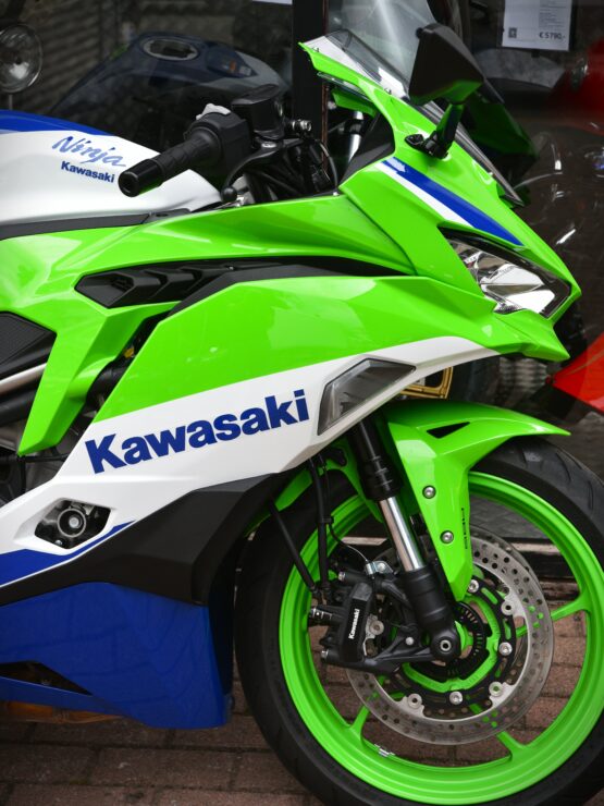 KAWASAKI ninja ZX-4RR – Image 4