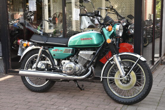 SUZUKI GT 250