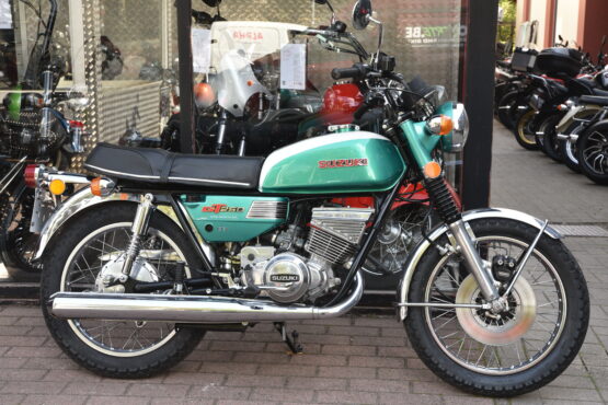 SUZUKI GT 250 – Image 2