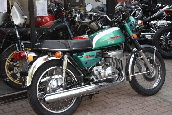 SUZUKI GT 250 – Image 3