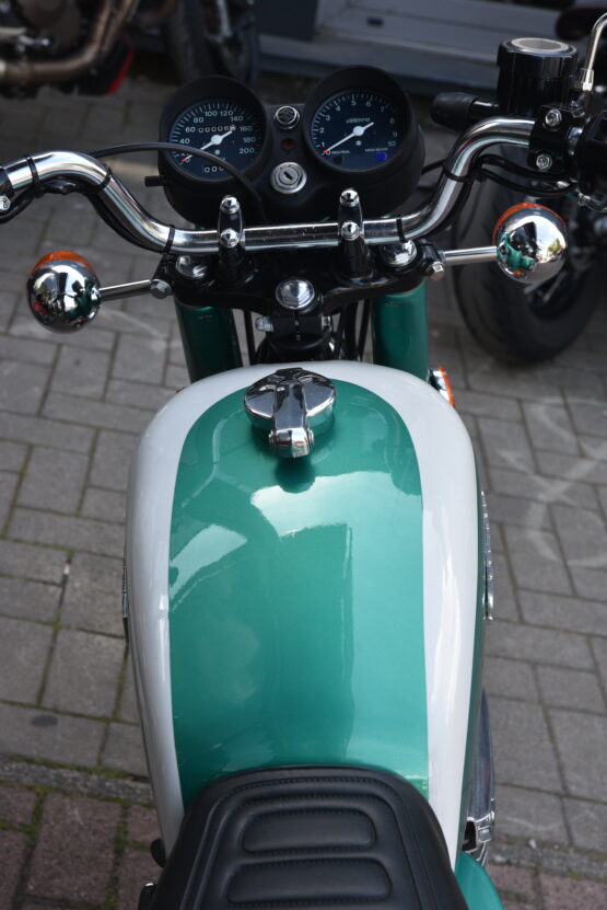 SUZUKI GT 250 – Image 8
