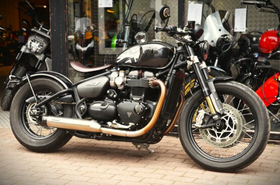 TRIUMPH BONNEVILLE BOBBER TFC