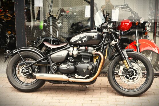 TRIUMPH BONNEVILLE BOBBER TFC – Image 2