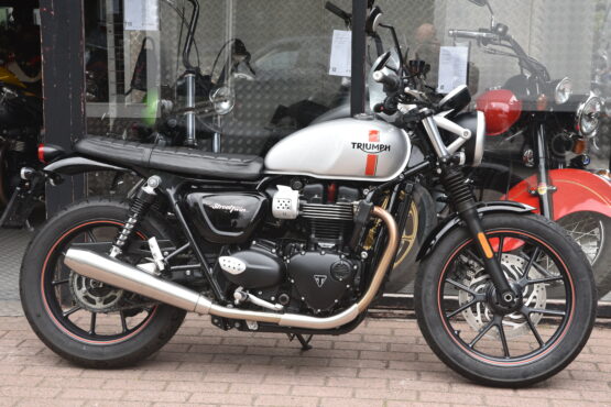 TRIUMPH STREET TWIN – Image 2