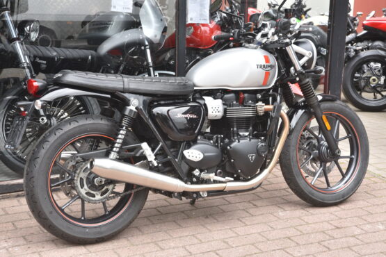 TRIUMPH STREET TWIN – Image 3