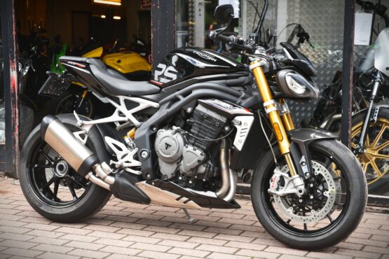 TRIUMPH 1200 SPEED TRIPLE RS