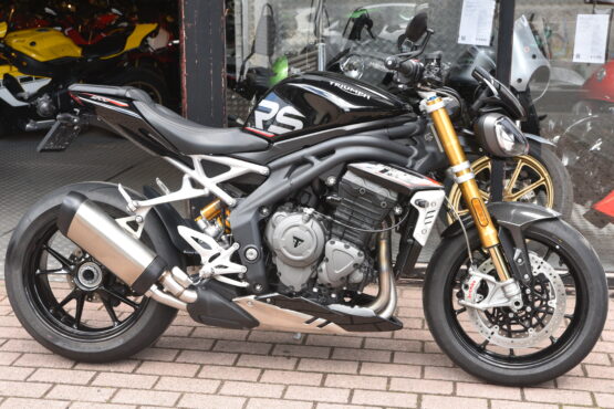 TRIUMPH 1200 SPEED TRIPLE RS – Image 2