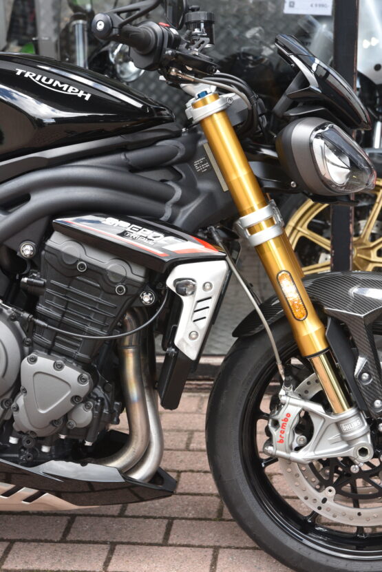 TRIUMPH 1200 SPEED TRIPLE RS – Image 4
