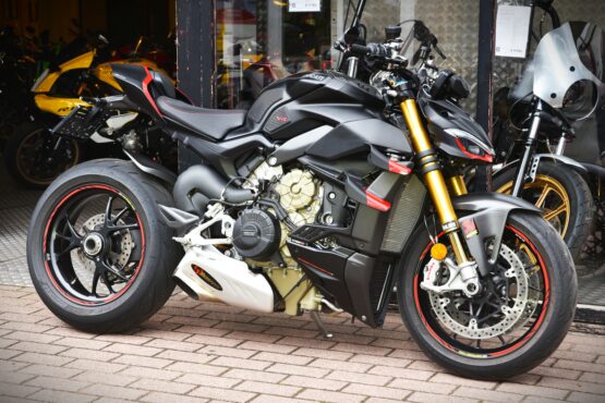 DUCATI STREETFIGHTER V4S