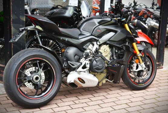 DUCATI STREETFIGHTER V4S – Image 3
