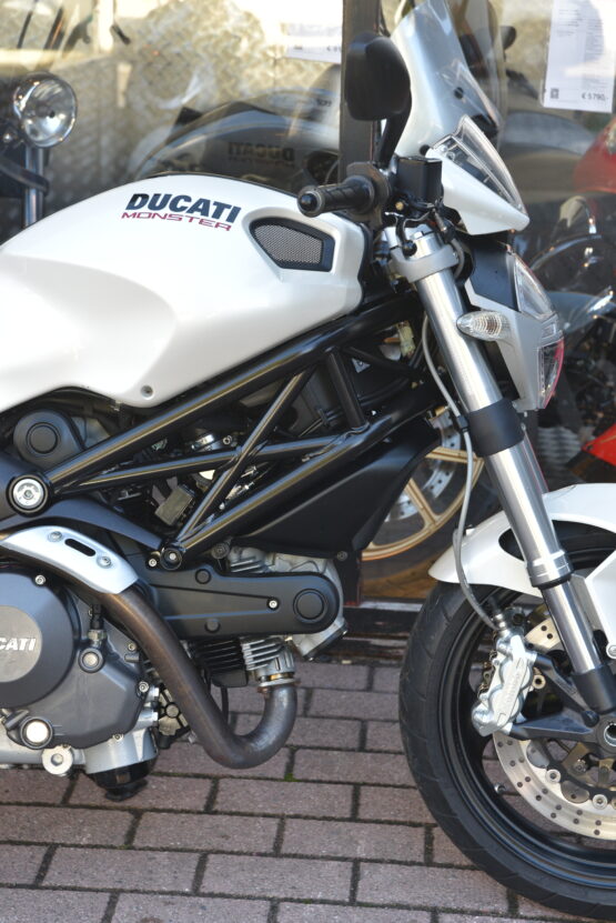 DUCATI MONSTER 696 – Image 4