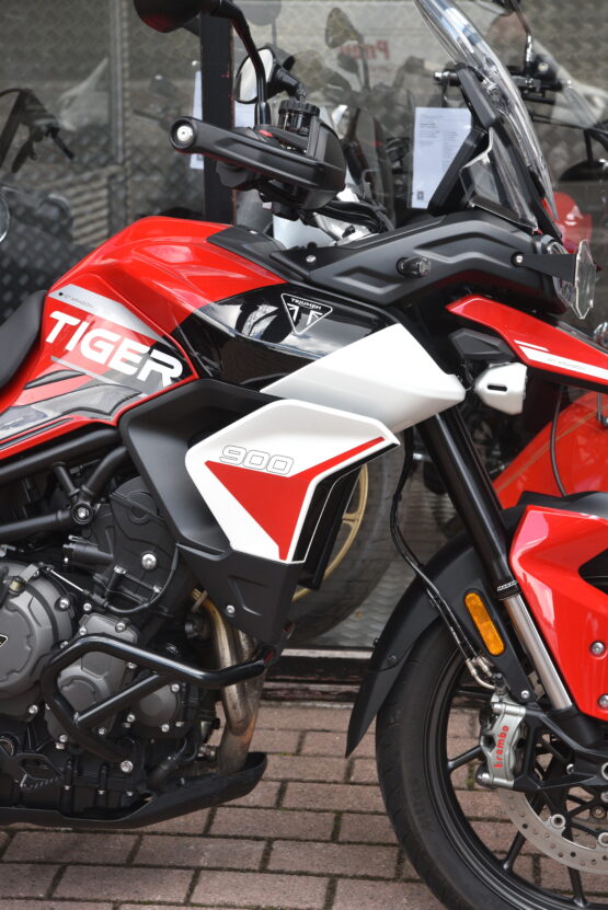 TRIUMPH 900 GT PRO ARAGON EDITION – Image 4