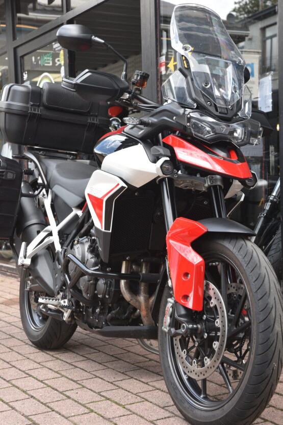 TRIUMPH 900 GT PRO ARAGON EDITION – Image 5