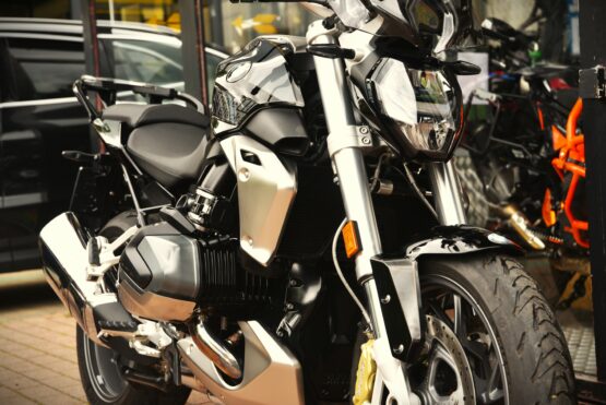 BMW R 1250 R TRIPLE BLACK – Image 4