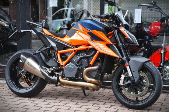 KTM 1290 SUPER DUKE R