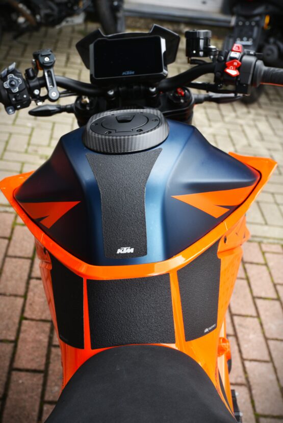 KTM 1290 SUPER DUKE R – Image 7
