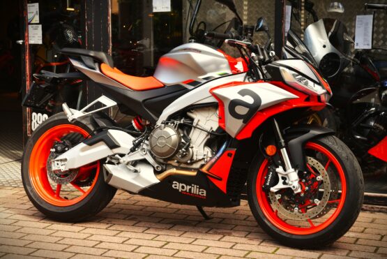 APRILIA TUONO 660