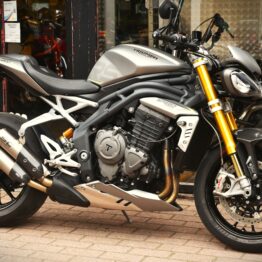 TRIUMPH 1200 SPEED TRIPLE RS
