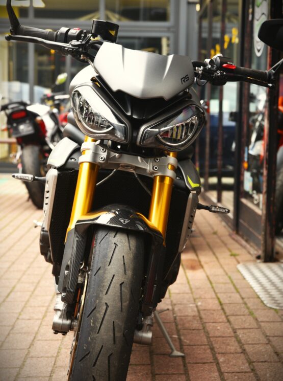 TRIUMPH 1200 SPEED TRIPLE RS – Image 6
