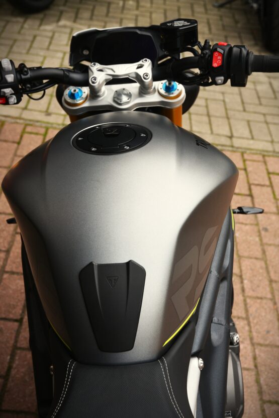 TRIUMPH 1200 SPEED TRIPLE RS – Image 7