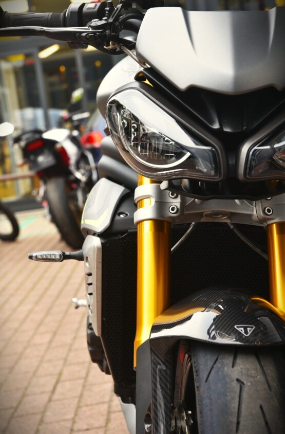TRIUMPH 1200 SPEED TRIPLE RS – Image 8
