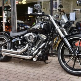 HARLEY DAVIDSON Breakout 103