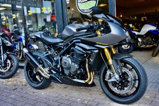 Triumph SpeedTriple 1200 RR Breitling 205/270