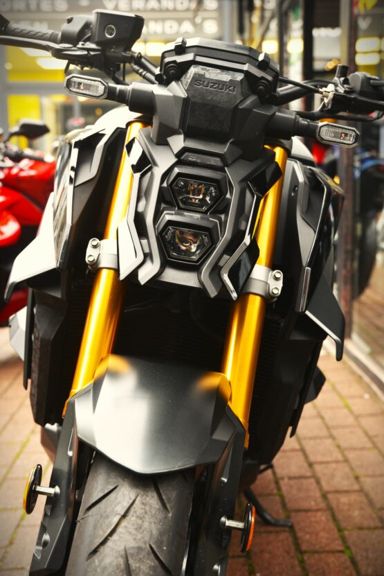 SUZUKI GSX-S 1000 – Image 6
