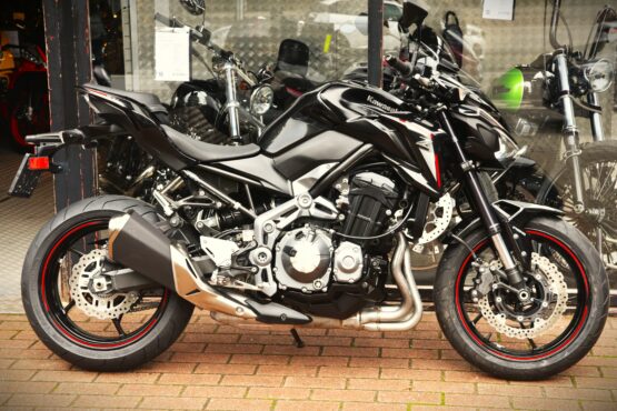KAWASAKI Z 900 – Image 2
