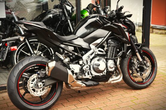KAWASAKI Z 900 – Image 3
