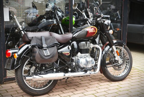 ROYAL ENFIELD CLASSIC 350 – Image 3