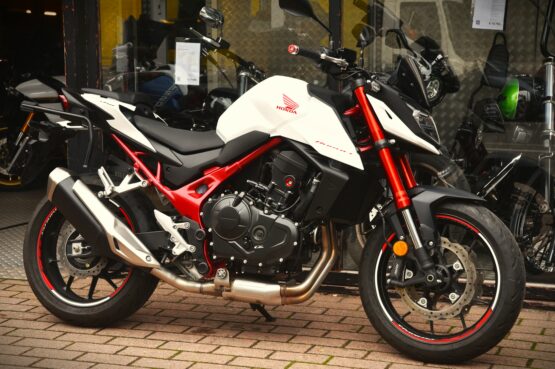 HONDA CB 750 HORNET