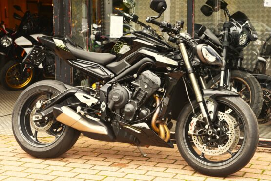 TRIUMPH 765 STREET TRIPLE RS 2025