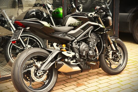 TRIUMPH 765 STREET TRIPLE RS 2025 – Image 3