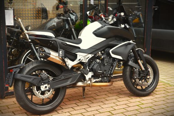 CF MOTO 800 NK ADVANCED – Image 3