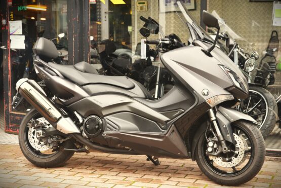 YAMAHA T-MAX 530