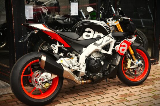 APRILIA TUONO V4 1100 FACTORY – Image 3
