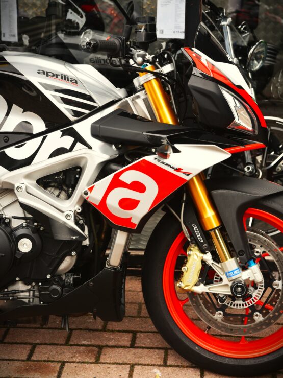APRILIA TUONO V4 1100 FACTORY – Image 4