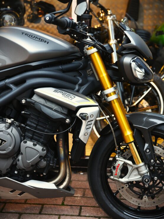 TRIUMPH 1200 SPEED TRIPLE RS – Image 4