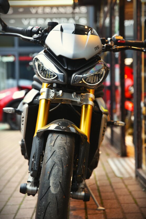 TRIUMPH 1200 SPEED TRIPLE RS – Image 6