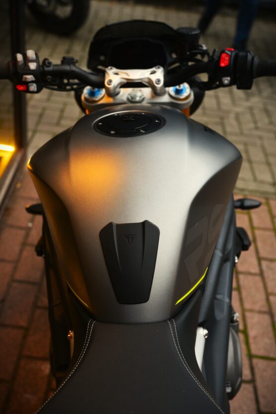 TRIUMPH 1200 SPEED TRIPLE RS – Image 7