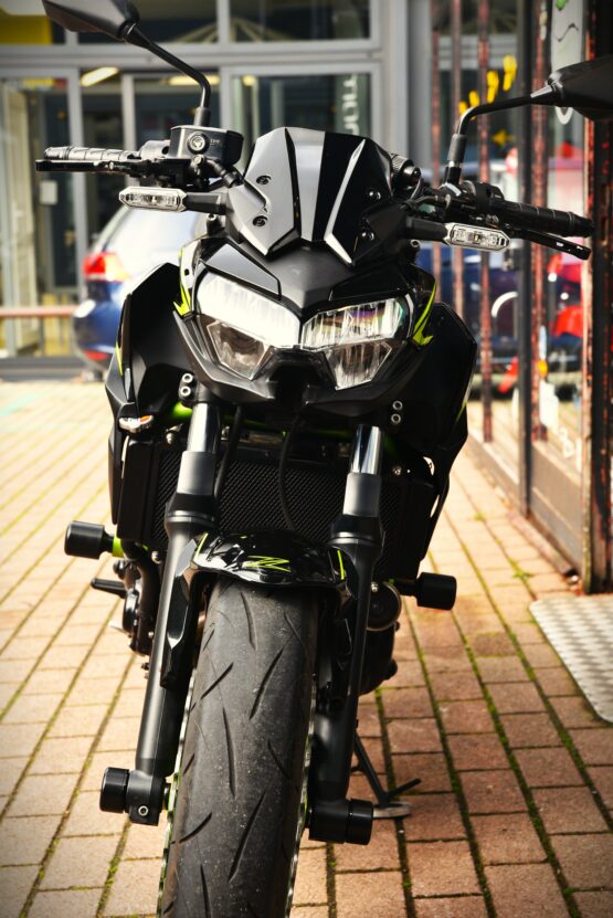 KAWASAKI Z 650 – Image 6