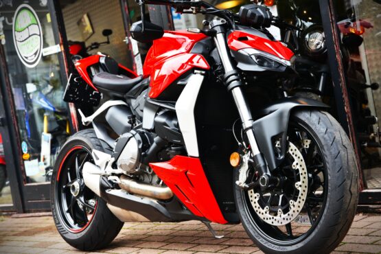 DUCATI STREETFIGHTER V2 – Image 5